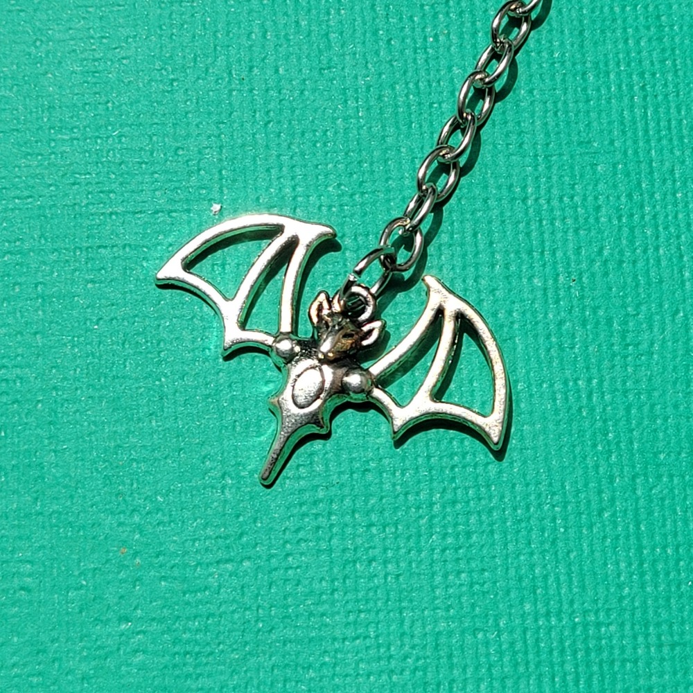 Handmade vampire themed silver keychain goth romantic vampy whimsigoth spooky - Picture 7 of 9